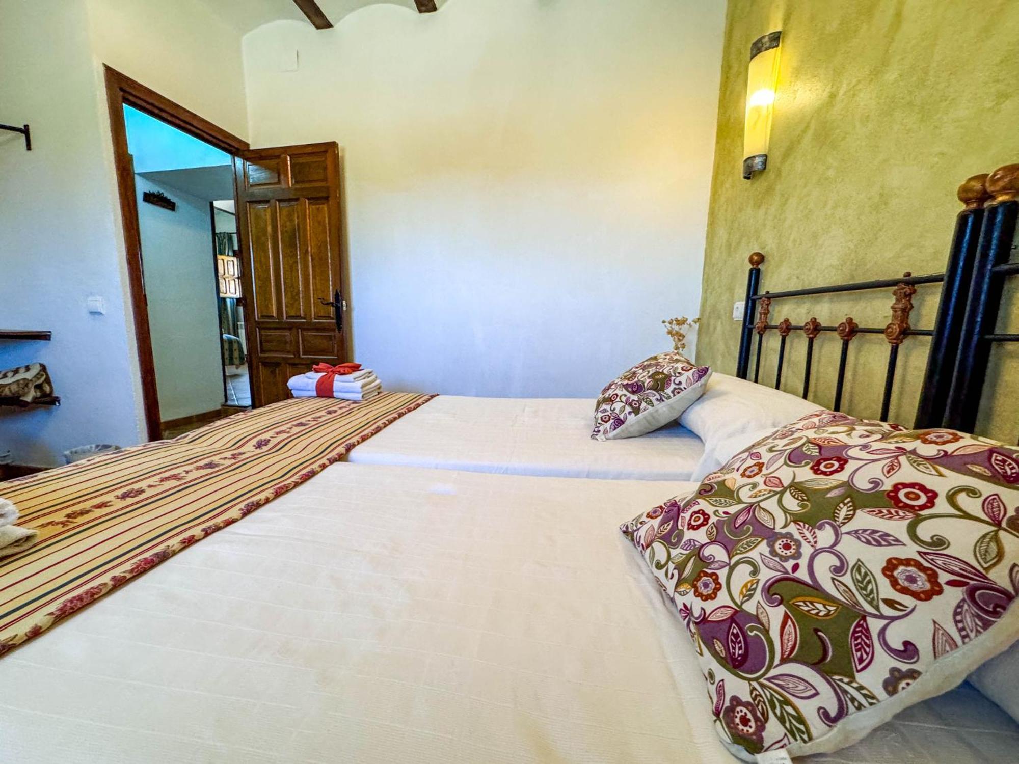Pensjonat Cortijo Rural Bacares Freila Zewnętrze zdjęcie